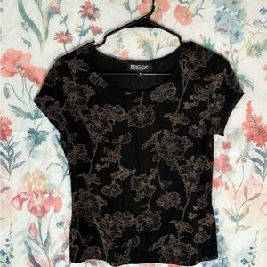 Vintage Briggs New York Black and Gold Fitted Cap Sleeve Tee